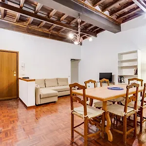 Spanish Steps Spacious Apartment